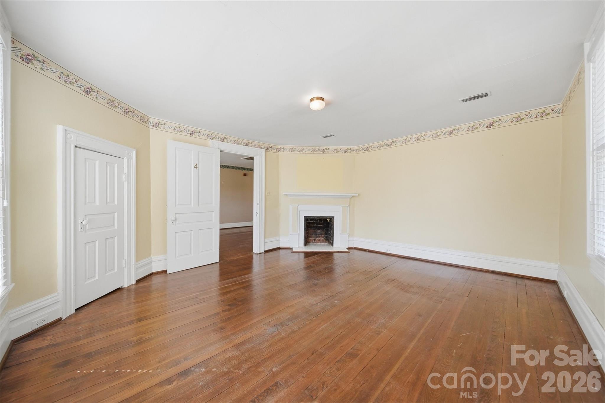 121 5th Avenue NE Hickory NC 28601