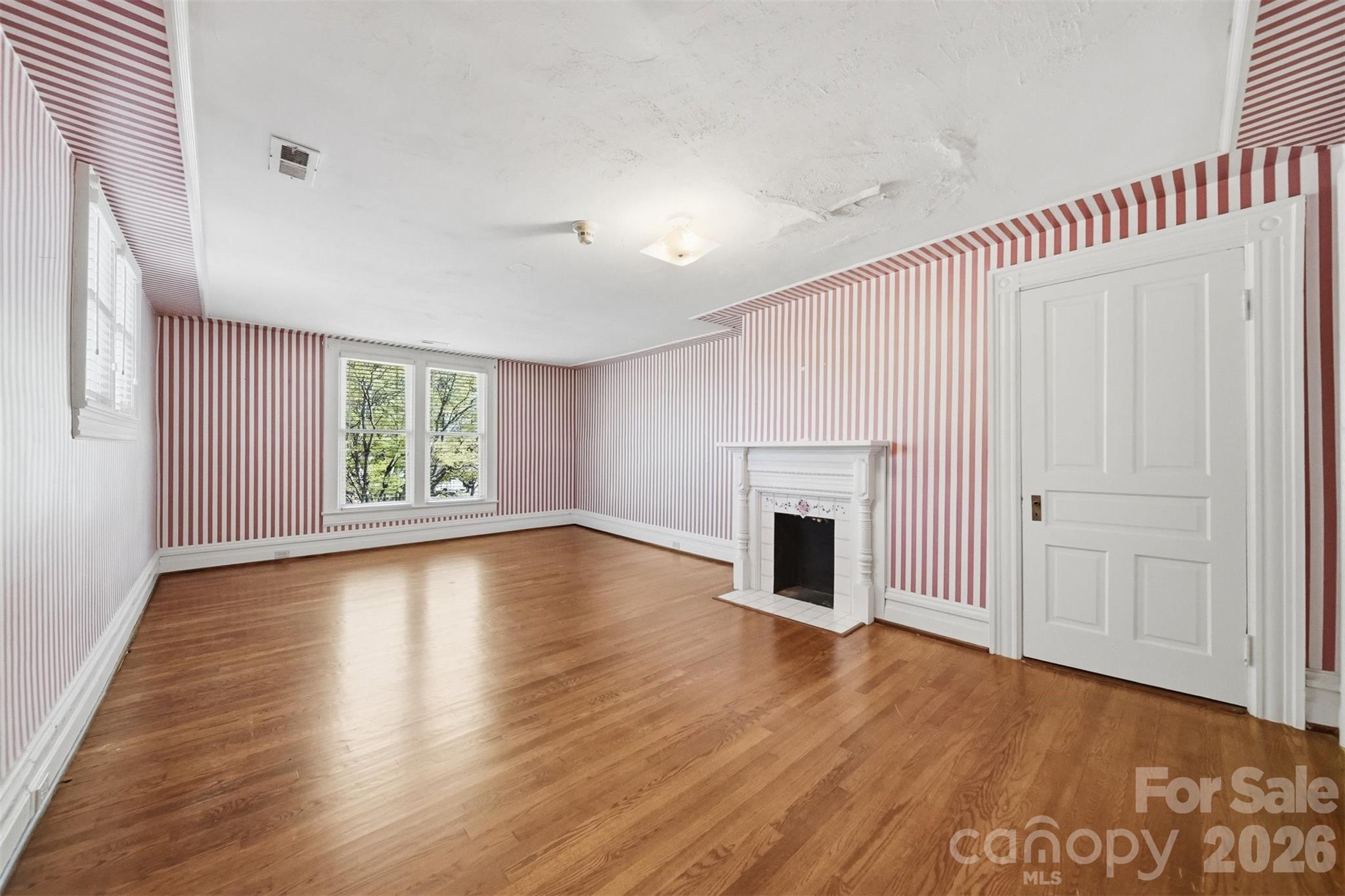 121 5th Avenue NE Hickory NC 28601