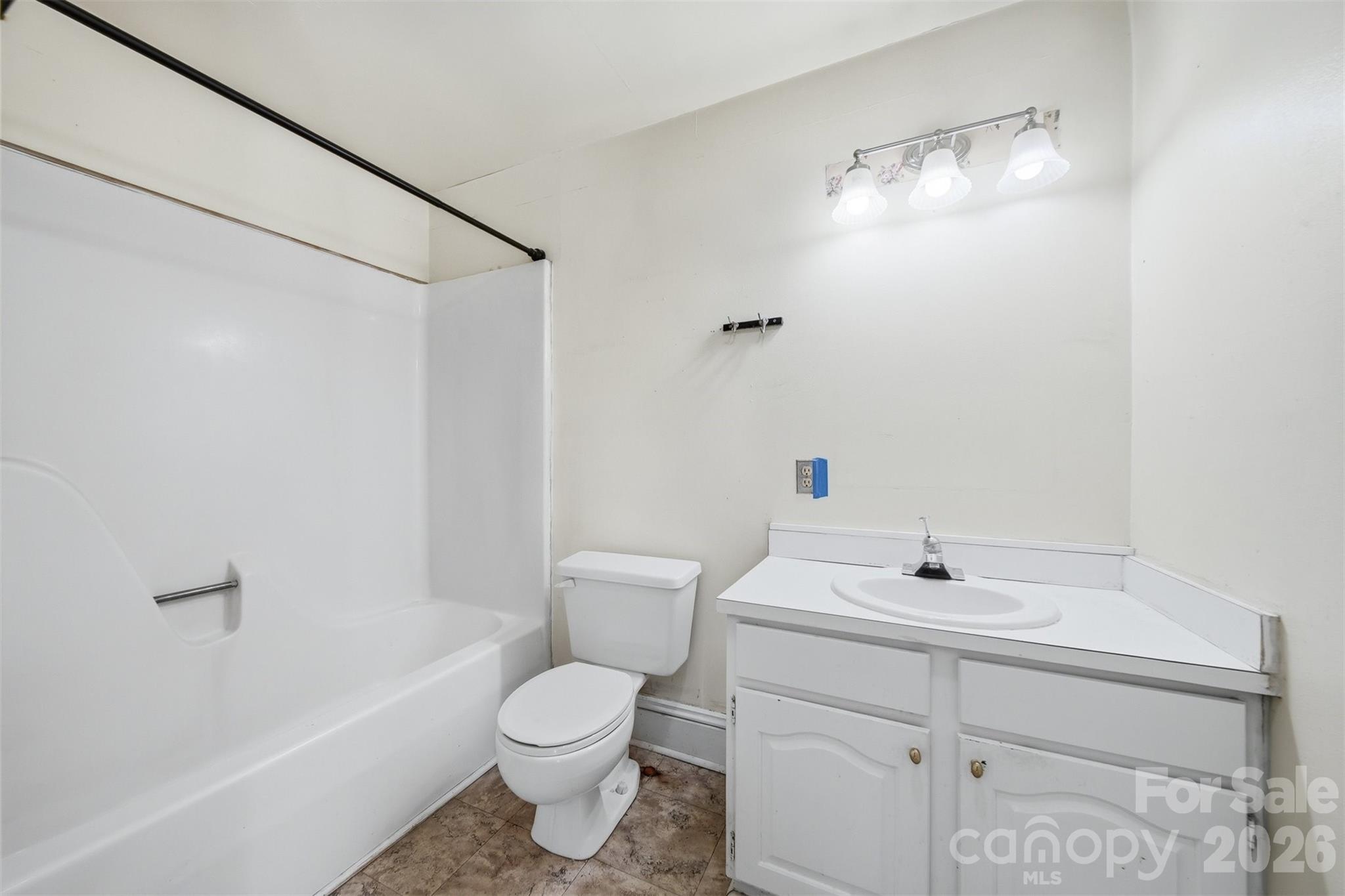 121 5th Avenue NE Hickory NC 28601