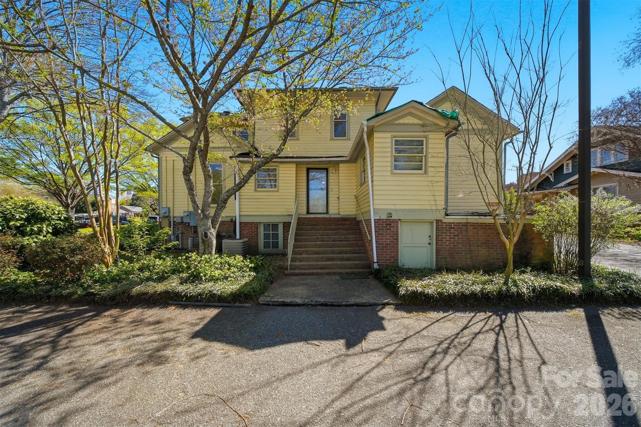 121 5th Avenue NE Hickory NC 28601