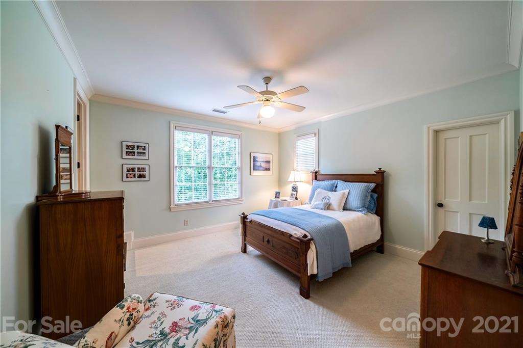 1105 Sedgewood Place Court Charlotte NC 28211
