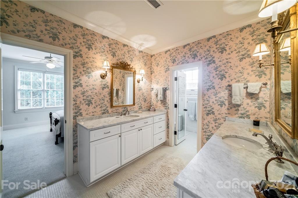 1105 Sedgewood Place Court Charlotte NC 28211