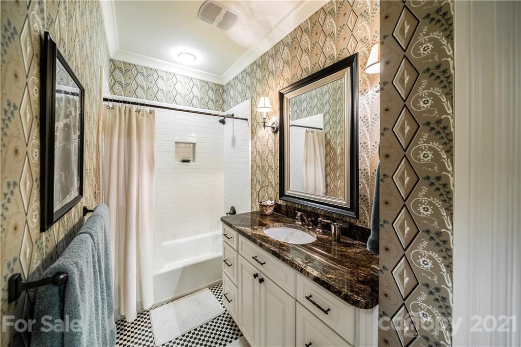 1105 Sedgewood Place Court Charlotte NC 28211