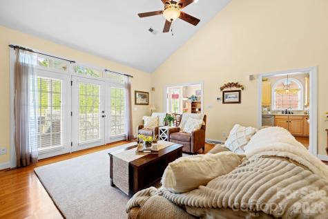 531 Oak Valley Boulevard Advance NC 27006