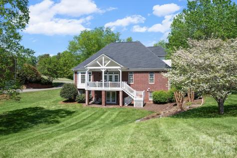 531 Oak Valley Boulevard Advance NC 27006