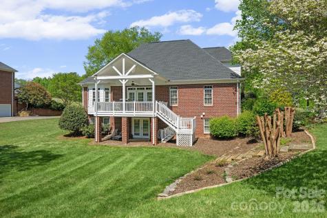 531 Oak Valley Boulevard Advance NC 27006
