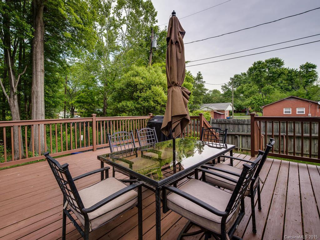 214 Matthews Crossing Matthews NC 28105