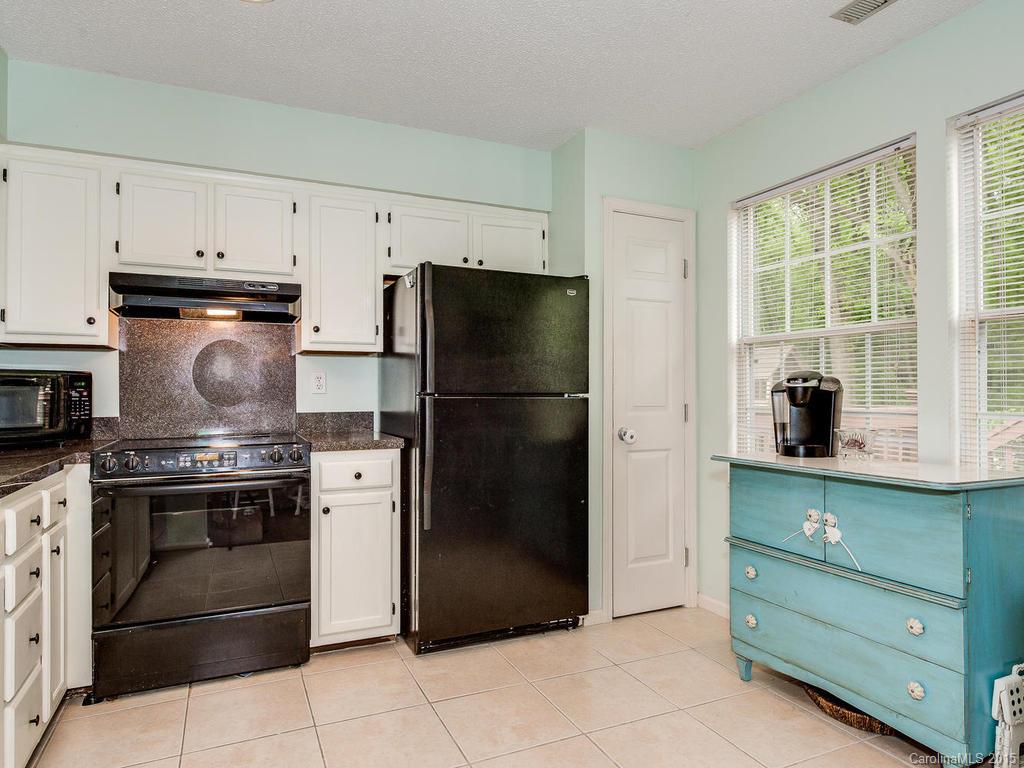 214 Matthews Crossing Matthews NC 28105