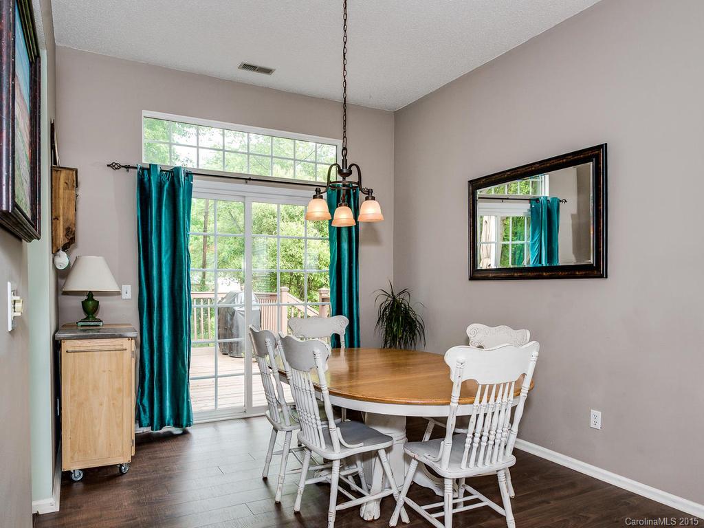 214 Matthews Crossing Matthews NC 28105
