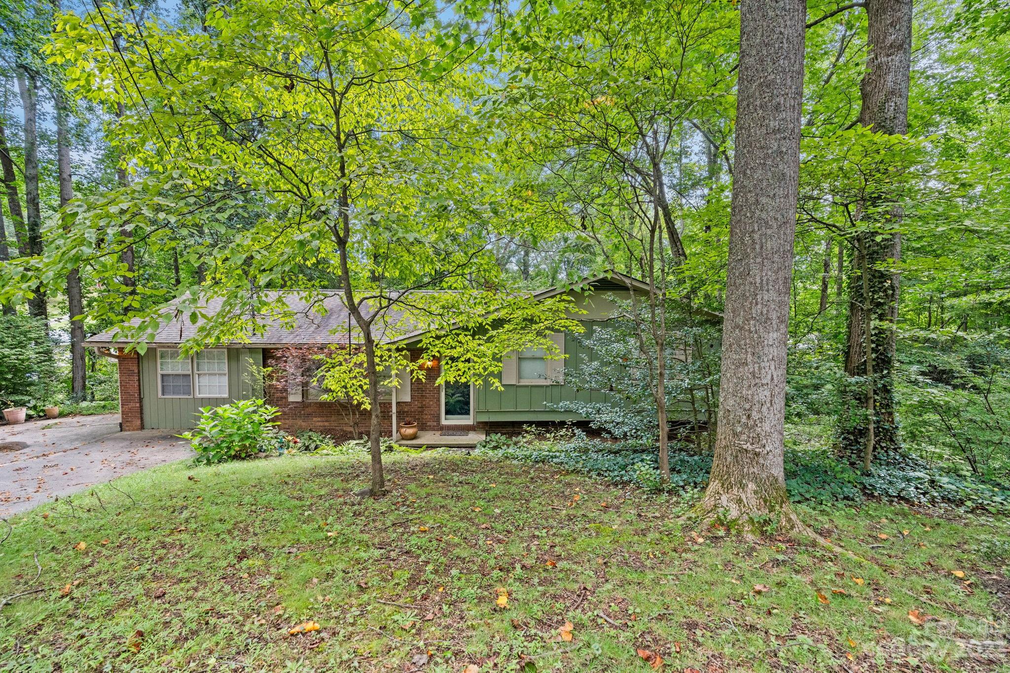 95 Melton Road Candler NC 28715