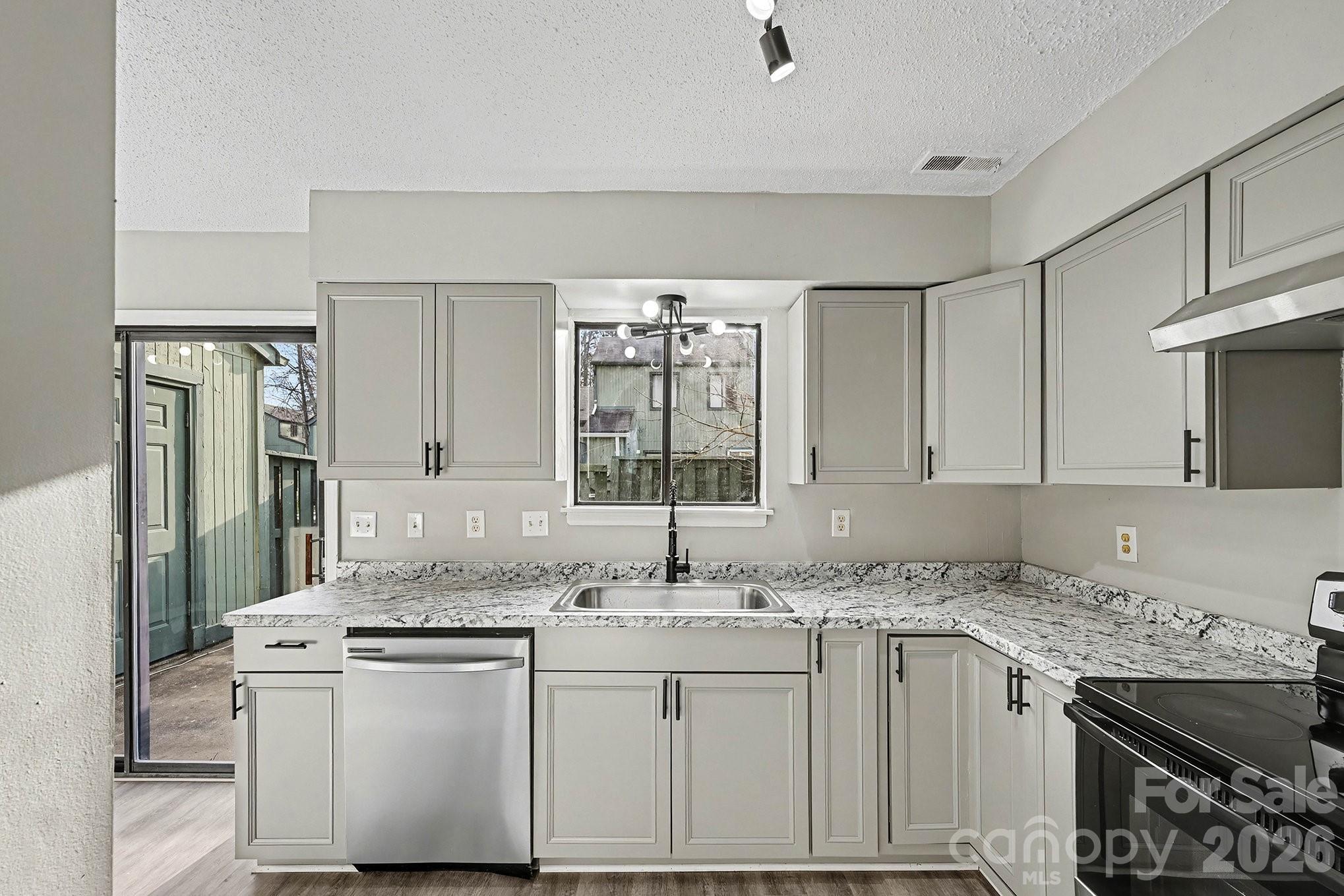 6134 Bent Tree Court Charlotte NC 28212