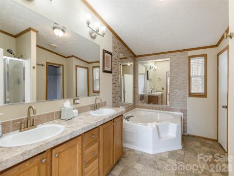 112 Lynn Estate Road Hendersonville NC 28792