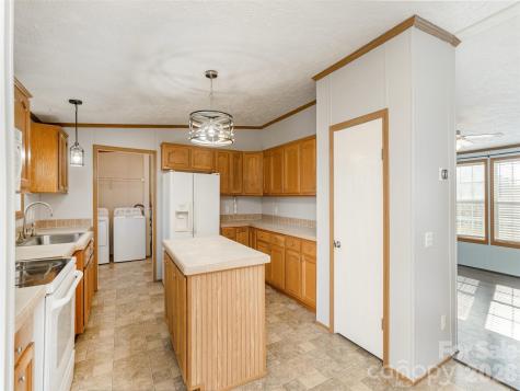 112 Lynn Estate Road Hendersonville NC 28792