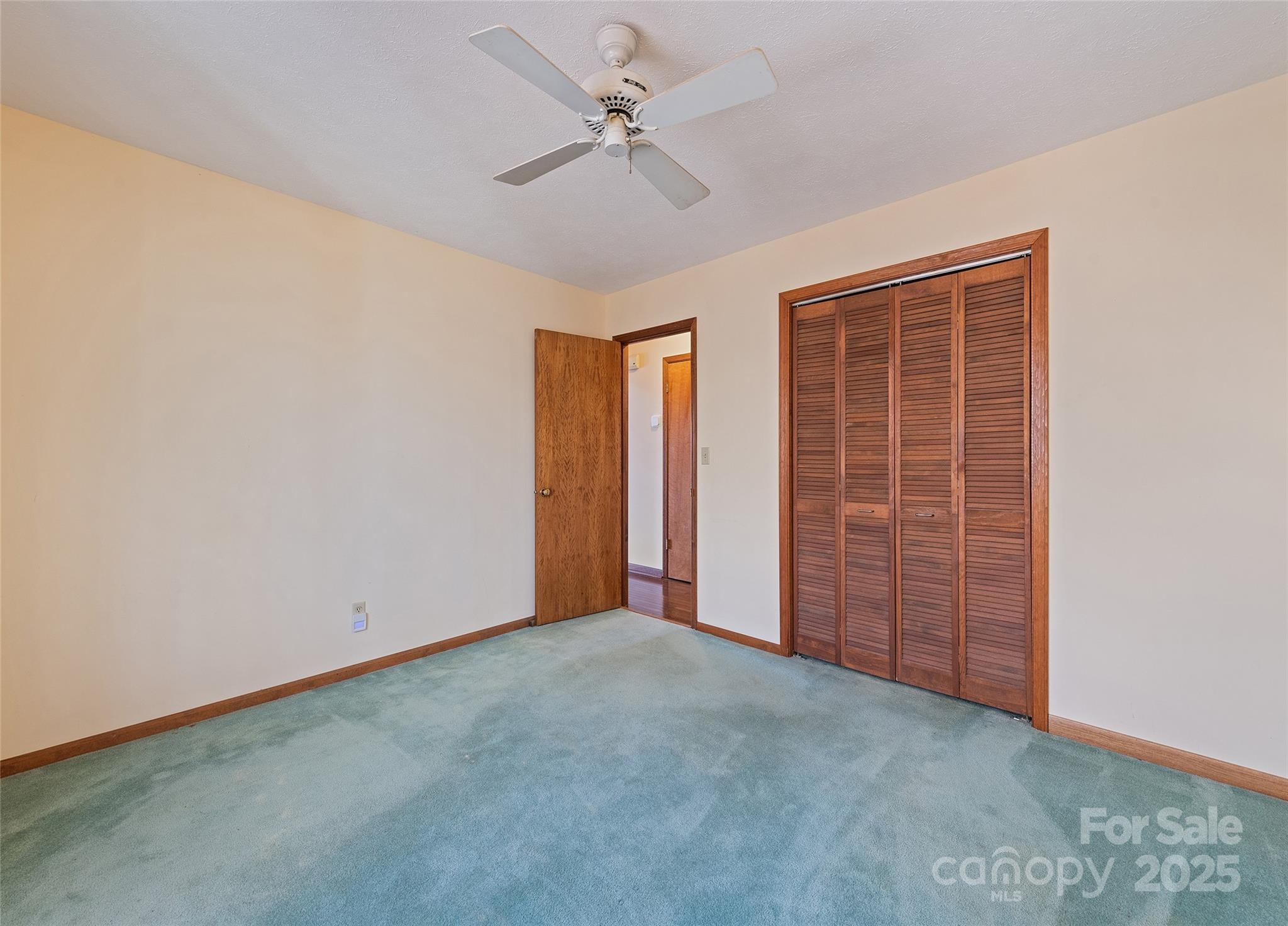 1350 Davis Mountain Road Hendersonville NC 28739