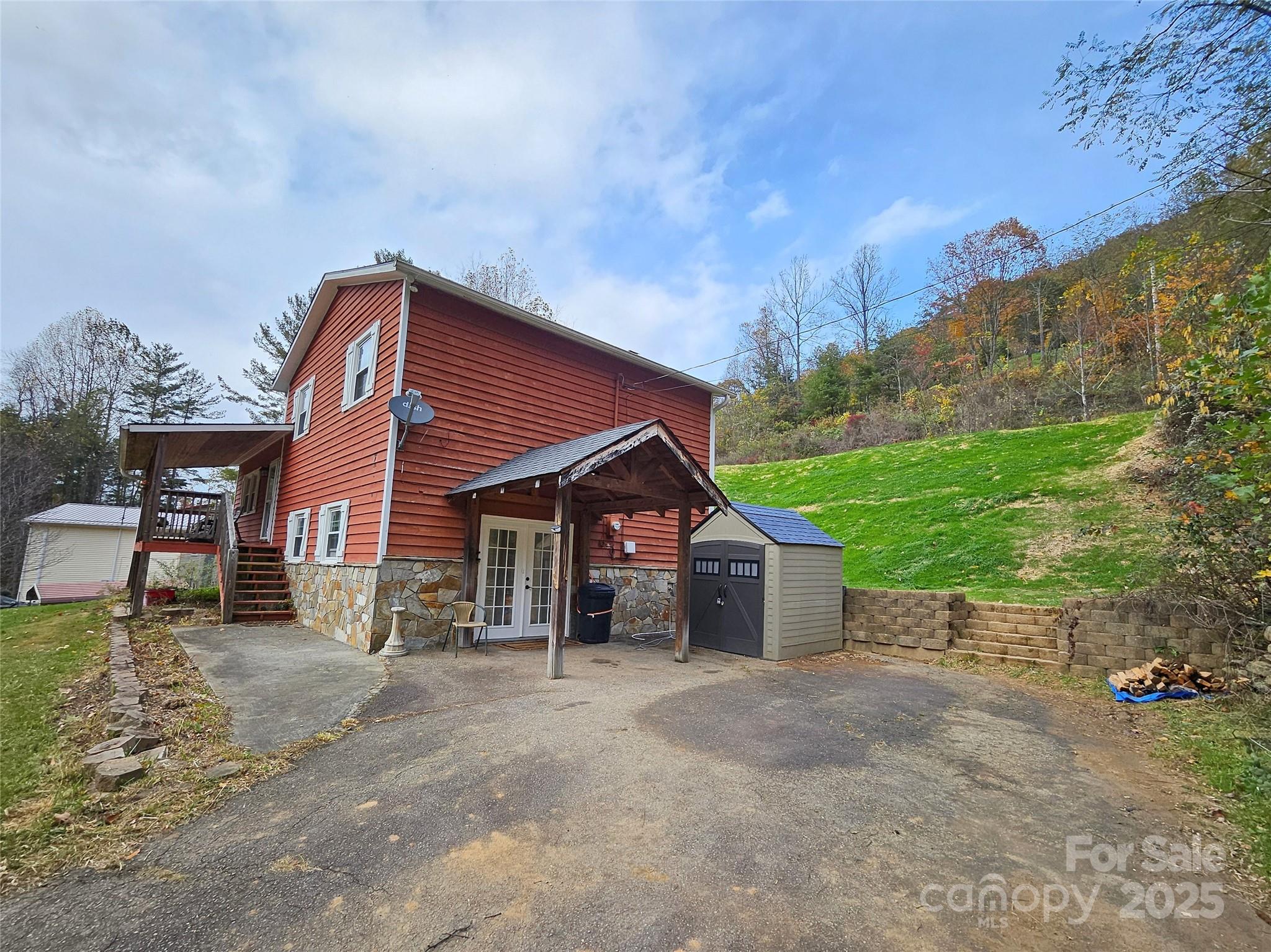 1227 Georges Fork Road Burnsville NC 28714