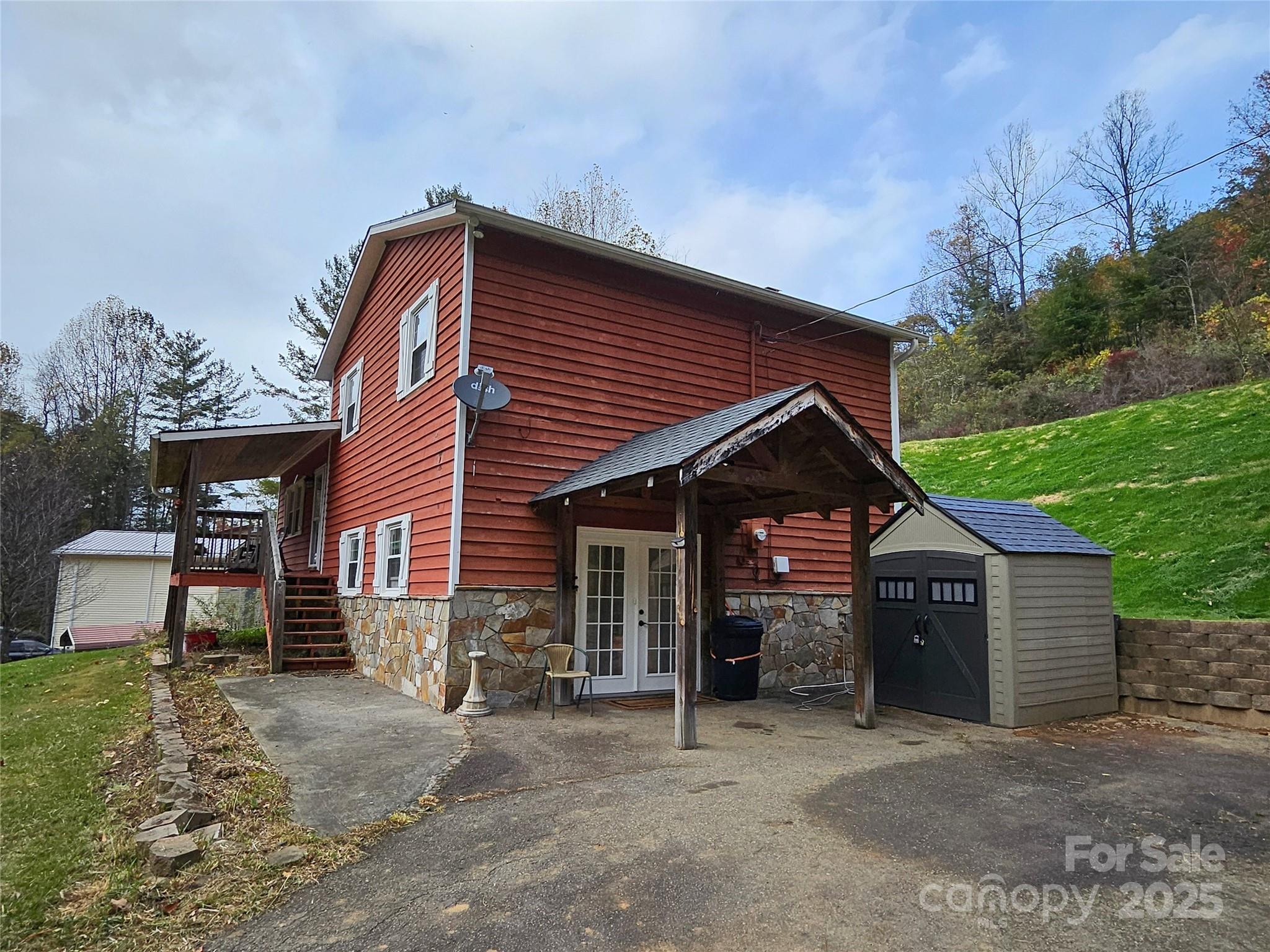 1227 Georges Fork Road Burnsville NC 28714