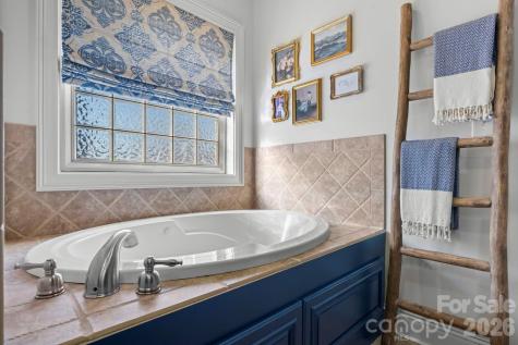 402 Golfview Court SE Lenoir NC 28645
