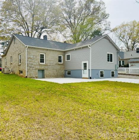 403 Liberty Street E York SC 29745
