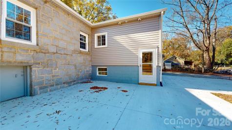 403 Liberty Street E York SC 29745