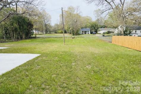 403 Liberty Street E York SC 29745