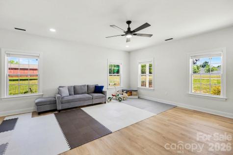 5305 Ridgefall Road Greensboro NC 27410