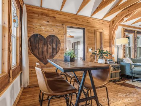 12 Woodland Drive Asheville NC 28806