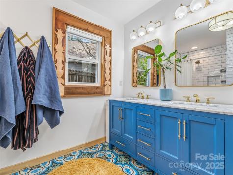 12 Woodland Drive Asheville NC 28806