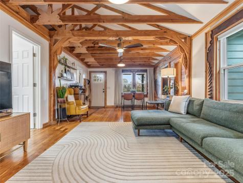 12 Woodland Drive Asheville NC 28806