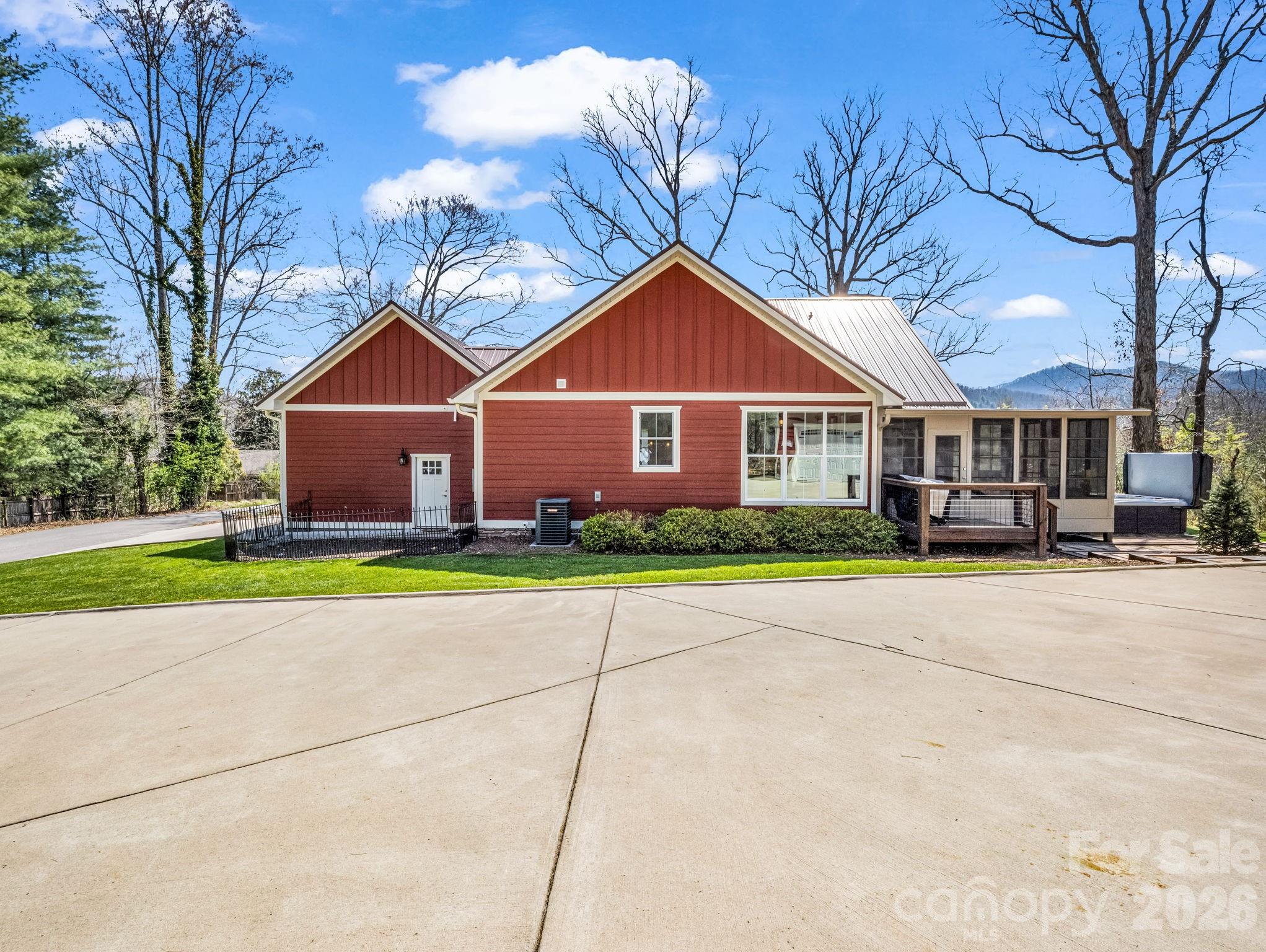 52 Old Spring Drive Candler NC 28715