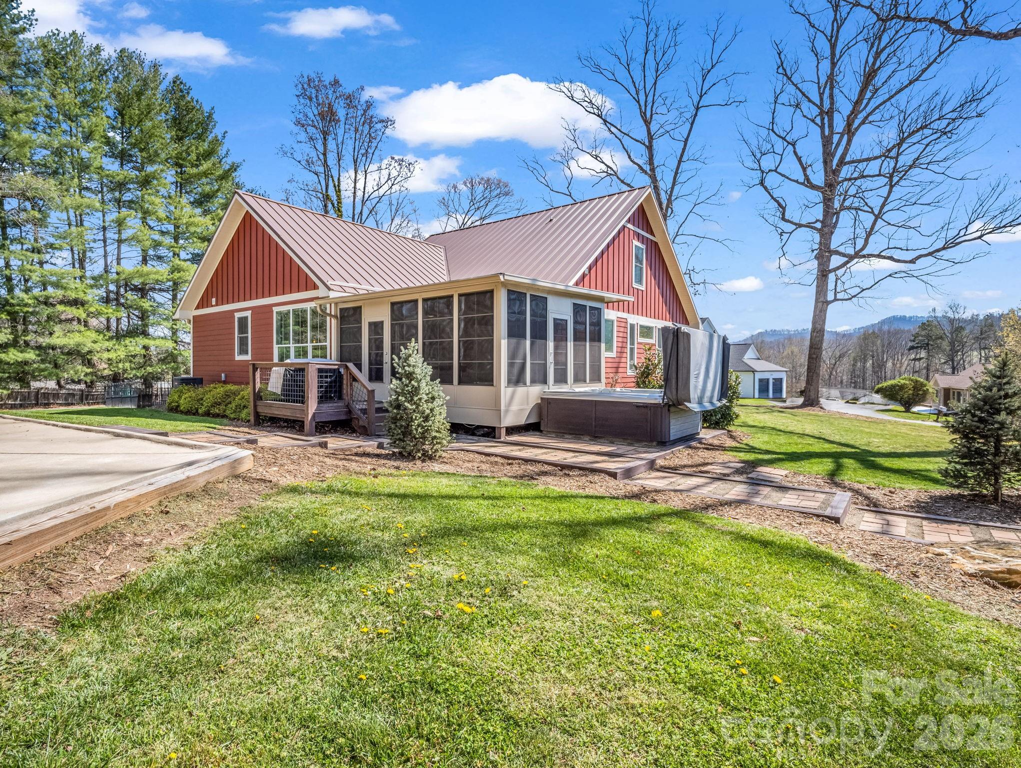 52 Old Spring Drive Candler NC 28715