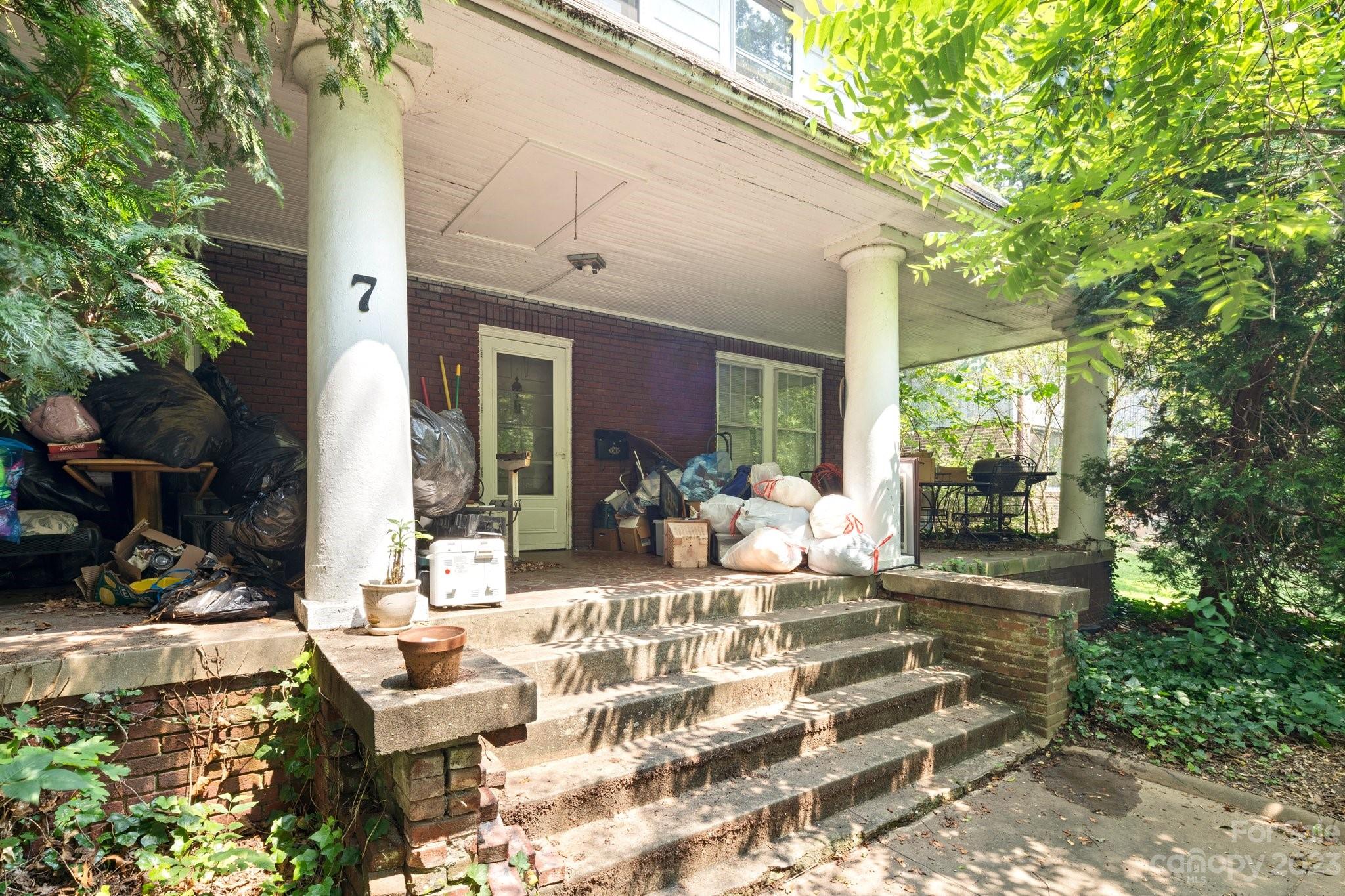 7 Vineyard Place Asheville NC 28804