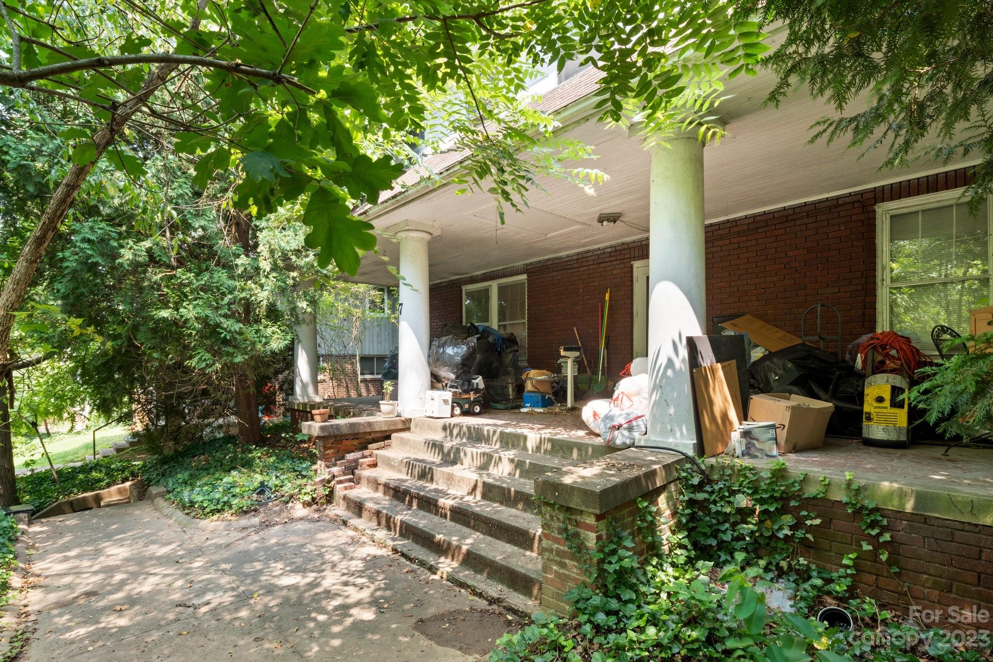 7 Vineyard Place Asheville NC 28804