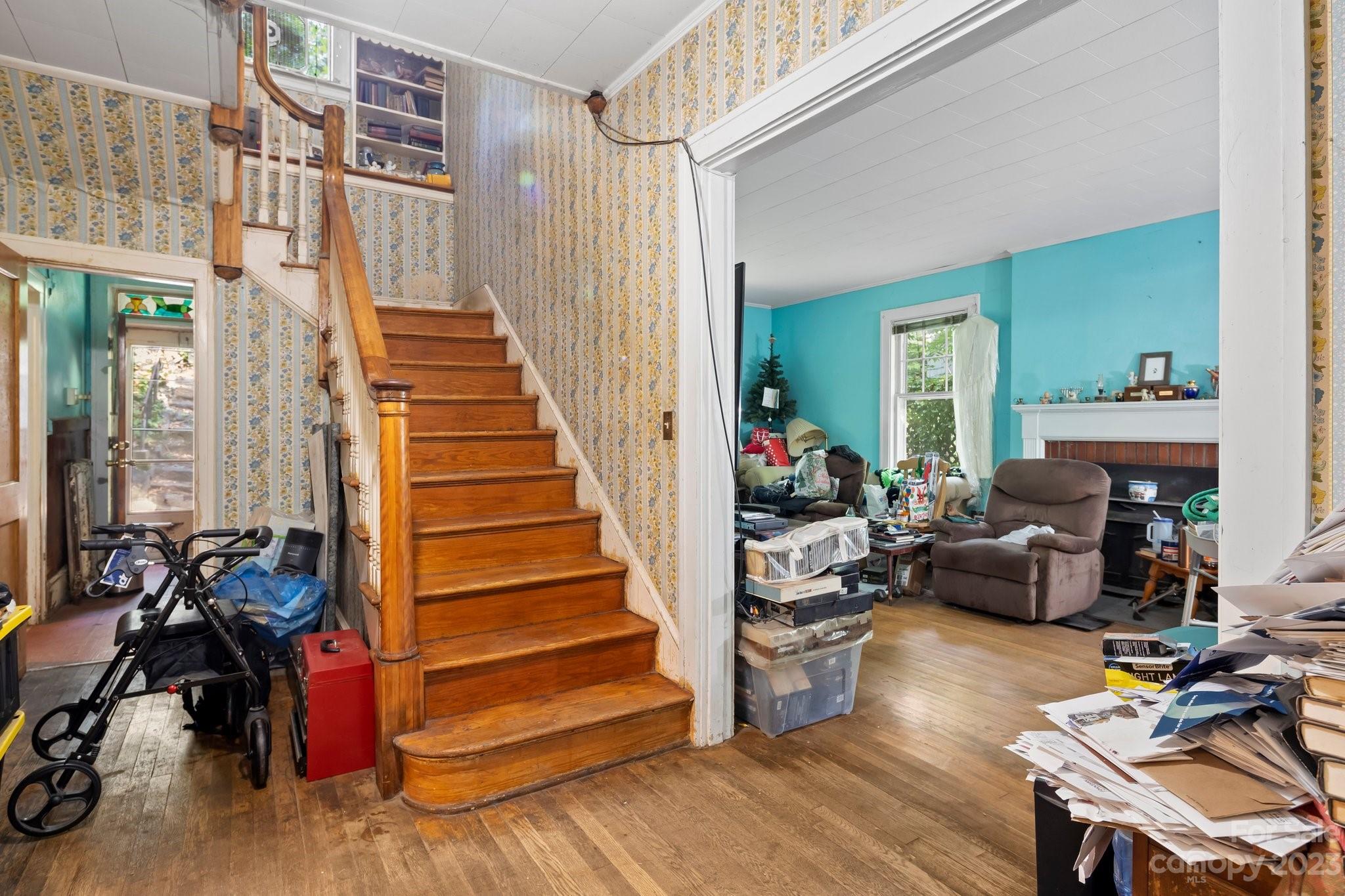 7 Vineyard Place Asheville NC 28804