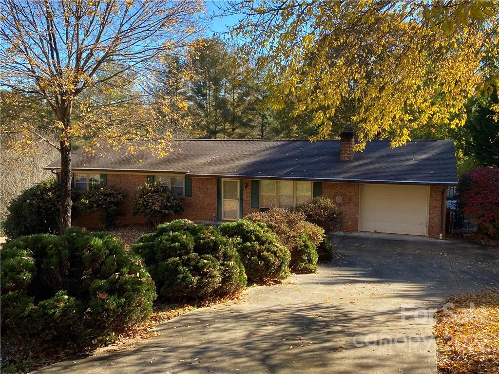 2025 Eastbrook Circle Morganton NC 28655