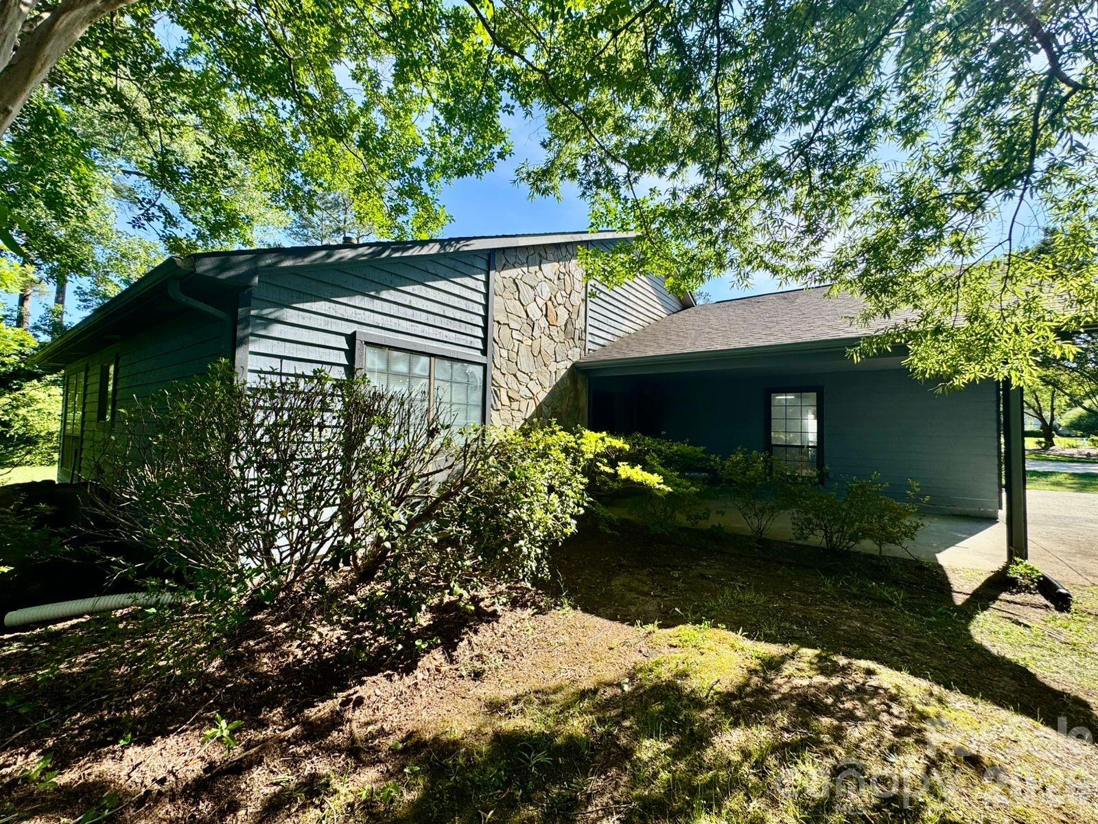 11209 Snapfinger Drive Charlotte NC 28277