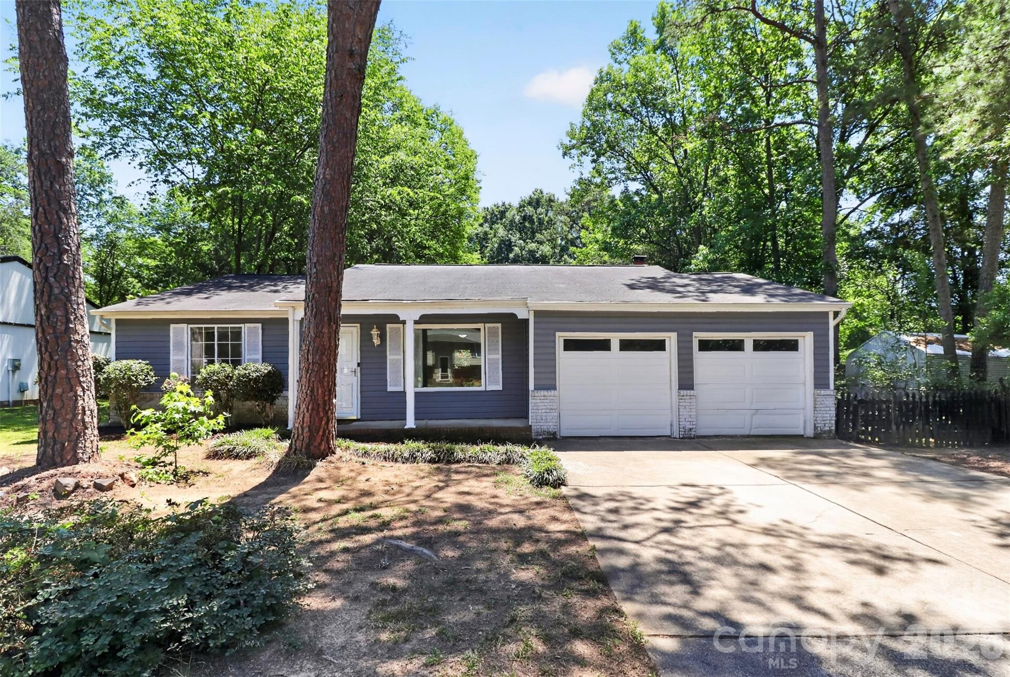 Charlotte NC, 5112 Split Oak Drive
