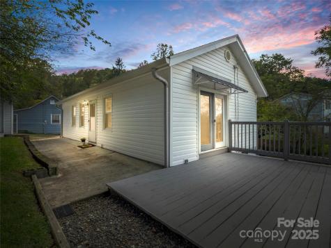 6 Beech Street Black Mountain NC 28711