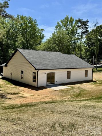325 N Chapel Street Landis NC 28088