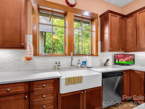 5 Longfellow Drive Black Mountain NC 28711