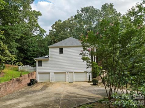 314 Sweetwater Hills Drive Hendersonville NC 28791