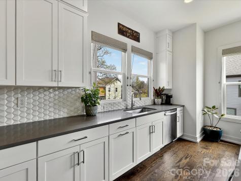 1613 Parkwood Avenue Charlotte NC 28205