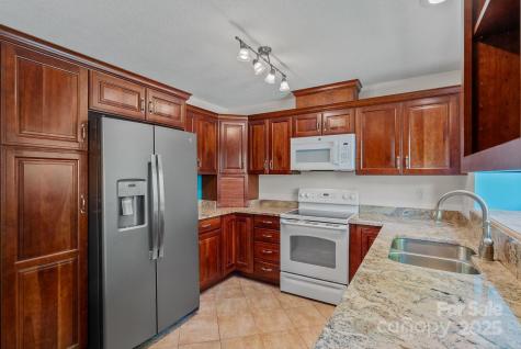 4-b Hedgerose Court Asheville NC 28805