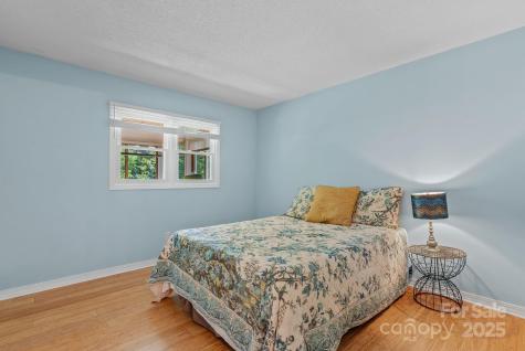 4-b Hedgerose Court Asheville NC 28805