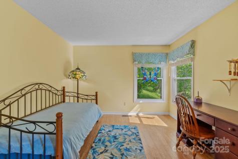 4-b Hedgerose Court Asheville NC 28805