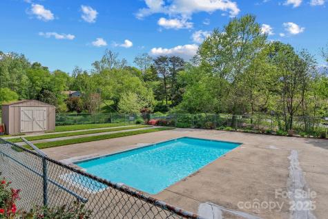 4-b Hedgerose Court Asheville NC 28805