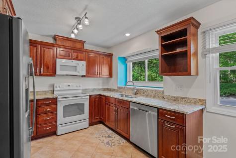 4-b Hedgerose Court Asheville NC 28805