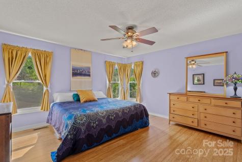 4-b Hedgerose Court Asheville NC 28805