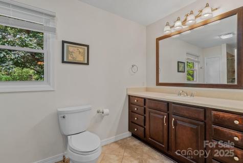 4-b Hedgerose Court Asheville NC 28805
