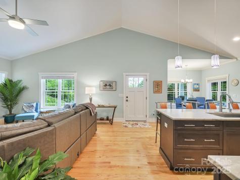 26 Addison Fisher Way Asheville NC 28805