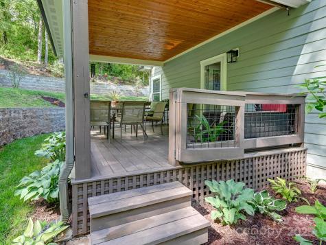 26 Addison Fisher Way Asheville NC 28805